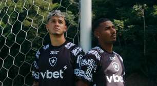 Botafogo tem nova camisa de aquecimento. Veja!