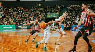Bauru domina São Paulo novamente e fica uma vitória da semifinal do NBB