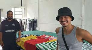 Camisas de times de subúrbios do Rio de Janeiro fazem sucesso em moda que une estilo e futebol