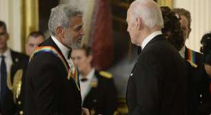 Biden não reconheceu George Clooney em evento de campanha, diz livro que acusa assessores de 'encobrir' problemas de saúde