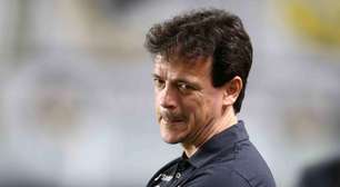 Diniz admite perda de confiança no Vasco e cobra 'coragem para enfrentar o momento'