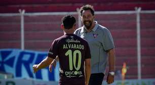 Técnico da LDU diz que Flamengo tem 'obrigação de vencer'