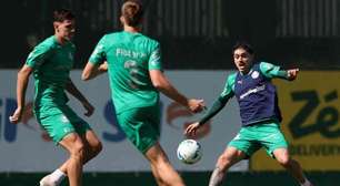 Abel Ferreira comanda treino tático e deve fazer mudanças no Palmeiras