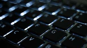Você já notou um relevo no F e no J do seu teclado? A explicação é surpreendente