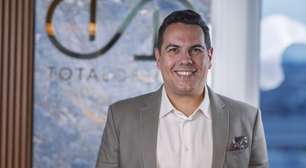 Médico Danilo Furlan afirma que a técnica QuantumRF é a melhor para flacidez