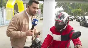 Repórter da Record testa mototáxi ao vivo e surpreende motorista; assista