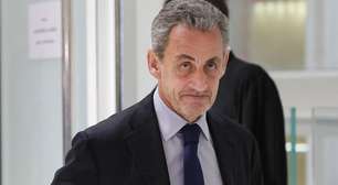Sarkozy tem tornozeleira eletrônica removida e recebe liberdade condicional