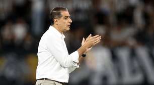 Renato Paiva elogia atuação do Botafogo: 'mantivemos a serenidade'