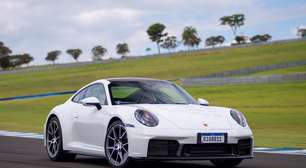Porsche 911 tem ótimo facelift, ganha painel digital e estreia em 4 versões