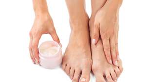 Adeus Rachaduras: 4 Cremes que Deixam Seus Pés Macios e Jovens em Dias