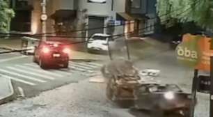 Motorista continua dirigindo após carro partir ao meio em batida no interior de SP