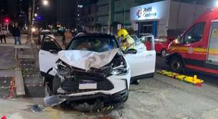 VÍDEO: Motorista sofre possível mal súbito e atinge carros em Tramandaí