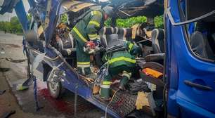 Ataque russo na Ucrânia atinge ônibus e mata passageiros