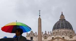 Manifestação em Roma pede para Leão XIV ouvir comunidade LGBT