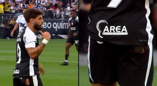Yuri Alberto, do Corinthians, rasga calção durante jogo e web reage; veja