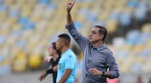 Renato Paiva exalta torcida do Botafogo após empate no Maracanã: 'Ajuda fantástica'