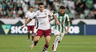 Em áudio do VAR, árbitro analisa jogada de corte na perna de Serna, do Fluminense