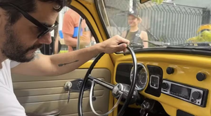 Wagner Moura já doou carro do mesmo modelo que dirige em filme para o Retiro dos Artistas