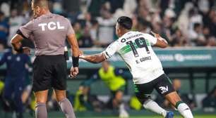 Coritiba vence e dá um salto na tabela da Série B