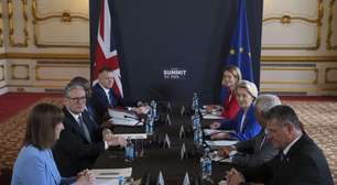 Arrependimento pós-Brexit leva Reino Unido a negociar acordo com UE que pode favorecer estudantes e turistas