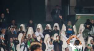Coritiba vence América que se complica na Série B