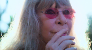 CRÍTICA | Entrevista inédita, funk proibidão com a neta e mais: novo documentário sobre Rita Lee foge do convencional e exibe intimidade sem flertar com o sensacionalismo