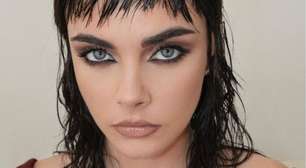 Cara Delevingne surpreende com franja e visual gótico em Cannes