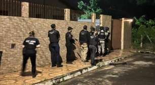 "Bunkers" do tráfico: Polícia desmonta fortaleza de facção em condomínio de Canoas e 8 são presos