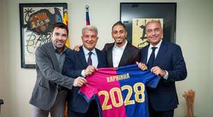 Barcelona anuncia renovação de contrato de Raphinha até 2028