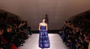 Armani celebra 20 anos de alta-costura com mostra em Milão