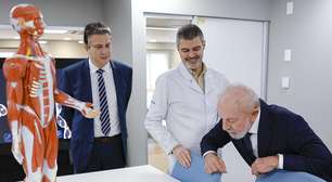 Sírio-Libanês terá curso de medicina com mensalidade de R$ 12 mil; Lula exalta parceira do hospital com SUS