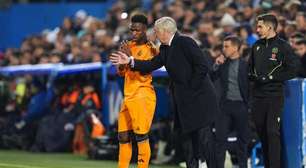 Vini Jr se despede de Carlo Ancelotti no Real Madrid: 'Te espero no Brasil'