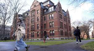 China denuncia "politização" da educação após Trump proibir matrícula de estrangeiros em Harvard