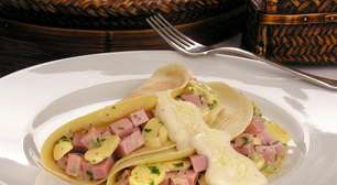 Panqueca de cogumelo com molho bechamel para provar e aprovar