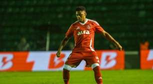 Victor Gabriel se machuca novamente e volta a causar apreensão no Inter