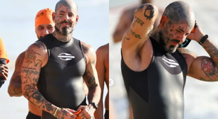 Foto de Tico Santa Cruz na praia chama atenção pelo detalhe: 'Zoom foi inevitável'