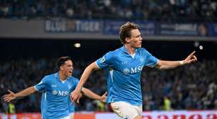 Napoli vence Cagliari e é campeão italiano
