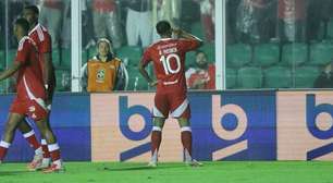Internacional desperdiça três pênaltis, mas consegue avançar na Copa do Brasil