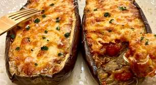 Berinjela recheada sabor pizza na airfryer: gratinada, fácil