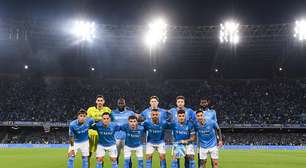 Napoli bate Cagliari com golaços e ergue 4º título italiano com um ponto a mais que a Inter