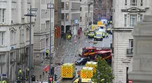 Motorista atropela torcedores que comemoravam título do Liverpool na Inglaterra