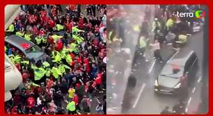 Motorista atropela torcedores que comemoravam vitória do Liverpool na Premier League