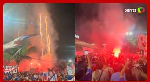 Torcedores da Universidad de Chile fazem foguetório antes de jogo contra o Botafogo