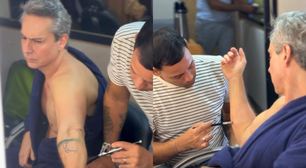 Alexandre Nero mostra como esconde tatuagens para interpretar Marco Aurélio em 'Vale Tudo'