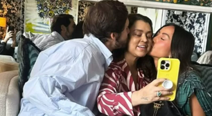 Em Nova York, Sabrina Sato e Nicolas Prattes visitam Preta Gil