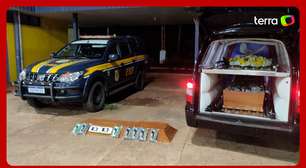 Motorista de funerária é preso após ser flagrado pela polícia com 162 kg de cocaína dentro de caixão