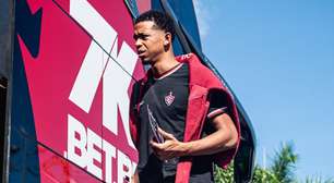 Com oferta de dirigente que o contratou para o Flamengo, Carlinhos se posiciona sobre saída do Vitória