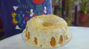Bolo de Amendoim com Cobertura de Paçoca