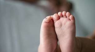 Bebê morre afogado em banheira em Santa Maria; padrasto está preso