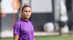Lateral do Corinthians analisa nova função tática, equilíbrio no futebol feminino e projeta futuro